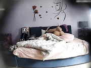 酒店偷拍白嫩漂亮的美女被男友扒光衣服后害羞不让操,强插进去后不仅很配合干完后又把男友弄硬还要,国语!