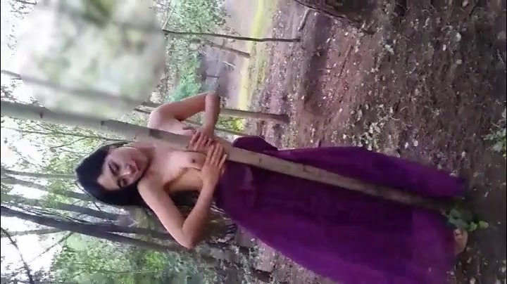 嫩模不好混，小树林野战，拍写真拍完还要给导演吹箫草逼