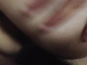 终于搞定了在附近幼儿园上班当幼师的气质女邻居,身材修长性感,主动要求自拍说：喜欢看你操我,操死我！