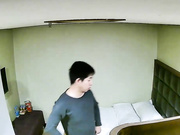 看起来挺老实的小青年艳福不浅旅店与吊钟大奶良家人妻少妇偷情叫的骚很激情颜射精子涂脸说美容的对白精彩