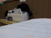 灌醉高颜值长腿大四班花 带到酒店脱光衣服 四肢无力没反抗任由我自己玩 竟然还配合我呻吟