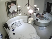 女神级时尚性感的美女酒店和东北小情人偷情啪啪,床上操完又在浴缸内干,连续搞了美女3次,受不了嗷嗷大叫!