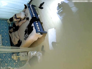 让人羡慕猥琐四眼男与白嫩洋气白领女友开房啪啪没看出来美女这么骚主动掏出J8撸口活硬了女上位干的娇嫩浪叫