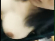 某收费平台流出-颜值极高的大学美女和男友在教室书桌上啪啪,男说：奶子真大,干死小骚货