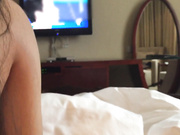 女友特别性感漂亮的大学女闺蜜,勾搭了很久送了不少礼物终于答应和我偷偷开次房,开始不同意拍摄操爽后随便拍!