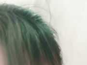 有几分姿色的美女主播打入美容院做学徒趁人不备偷拍师傅帮女顾客推胸保健没人的时候自己玩逼