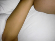 约漂亮女网友到大佛寺游玩吃饭灌倒妹子到旅馆开房玩弄