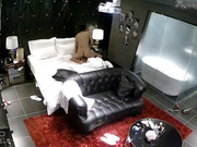 主题酒店豪华套房水滴摄像头偷拍眼镜男同学一边看电影一边和女友啪啪屌到这骚货尖叫