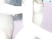 高颜值胸大腰细的网红美女还在自拍穿着制服开档丝袜跳艳舞视频时就被在旁边观看的炮友忍不住狠狠爆操了!