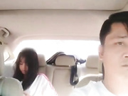 逍遥龙哥团队驱车回老家吃喜酒路上兵哥和另外一个哥到山上窝棚3P九零后嫩妹