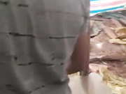 逍遥龙哥团队驱车回老家吃喜酒路上兵哥和另外一个哥到山上窝棚3P九零后嫩妹