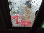 偷拍楼上妹子洗澡3