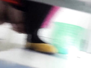 怪盗系列校园坑神溜进国内某所大学女卫生间偸拍课间出来方便的学妹美眉像是被内射了一样一股白色粘状物从阴道排除