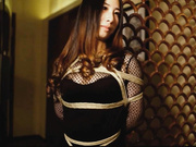 高顏值良家氣質美少婦星級酒店同時私約5男體驗群P遊戲 輪流排隊雙洞齊插 幹得直叫求饒 場面淫蕩刺激 國語對白