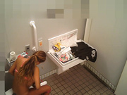 【全網首發】【盜站偷拍】泳池更衣室摘錄3個顏值高身材好的小姐姐 稀缺資源絕版收藏～原版高清