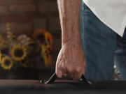 性无能丈夫允许他的淫荡妻子做精油按摩性爱