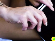 性感冷艳女神决定去上司家中深入交流工作