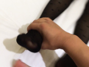 某师范学院清纯美女被男友带到宾馆要求穿上开档黑丝袜啪啪,还要边干边拍,美女害羞一直躲闪,逼逼太紧要掰开操!