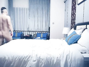 约包臀裙网红舌吻调情双腿肩上扛激情打桩