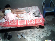 外出离家务工大叔解决生理问题简陋房嫖鸡这妹子不错不戴套给口活女上位内射服务到位很投入很败火