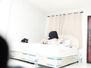 老哥约黑衣妹插入扭动小腰上位抱着猛操