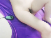 勾搭一线天女技师足交口交按摩床上骑乘抽插