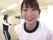 可爱温柔扒掉内裤吃逼逼放倒开档肉棒