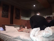 白富美让司机大哥给按摩结果被强搞了