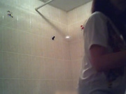 浴室偷放摄像头偷拍老婆的表妹洗澡身材还不错逼毛很性感值得撸一发