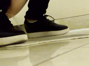 万达里服装店员工wc偷拍