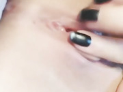 黑丝小野猫粉嫩骚穴自慰诱惑，逼毛都很漂亮，道具抽插呻吟水很多，纸巾湿了一大片，看得直接硬了