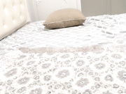 大奶少妇双人啪啪 换上女仆装上位骑乘性