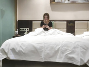 约娇小00后美乳坚挺玲珑有致乖巧软萌爆操她