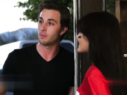 可爱的少女阿德里娅·蕾和送货员卢卡斯·弗罗斯特背叛了她的男朋友