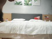 母子乱伦麻麻对白搞笑刺激这师徒俩真是会玩