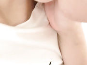 粉嫩少女蹲立口交嗦弄蛋蛋上位暴插01